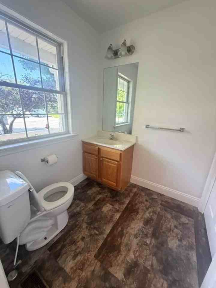 326 Elmshire Dr - Photo 4 of 11