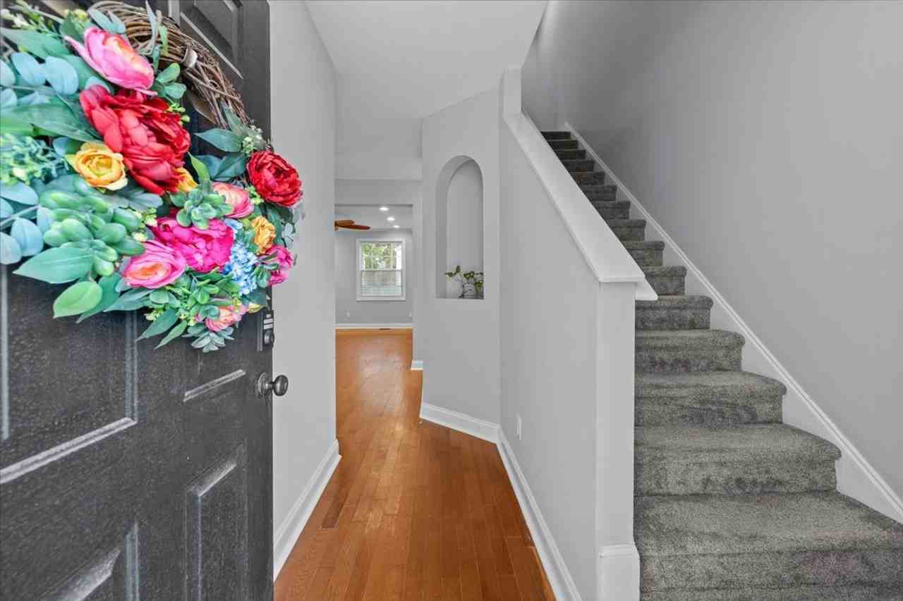 830 E Duffy St - Photo 6 of 36