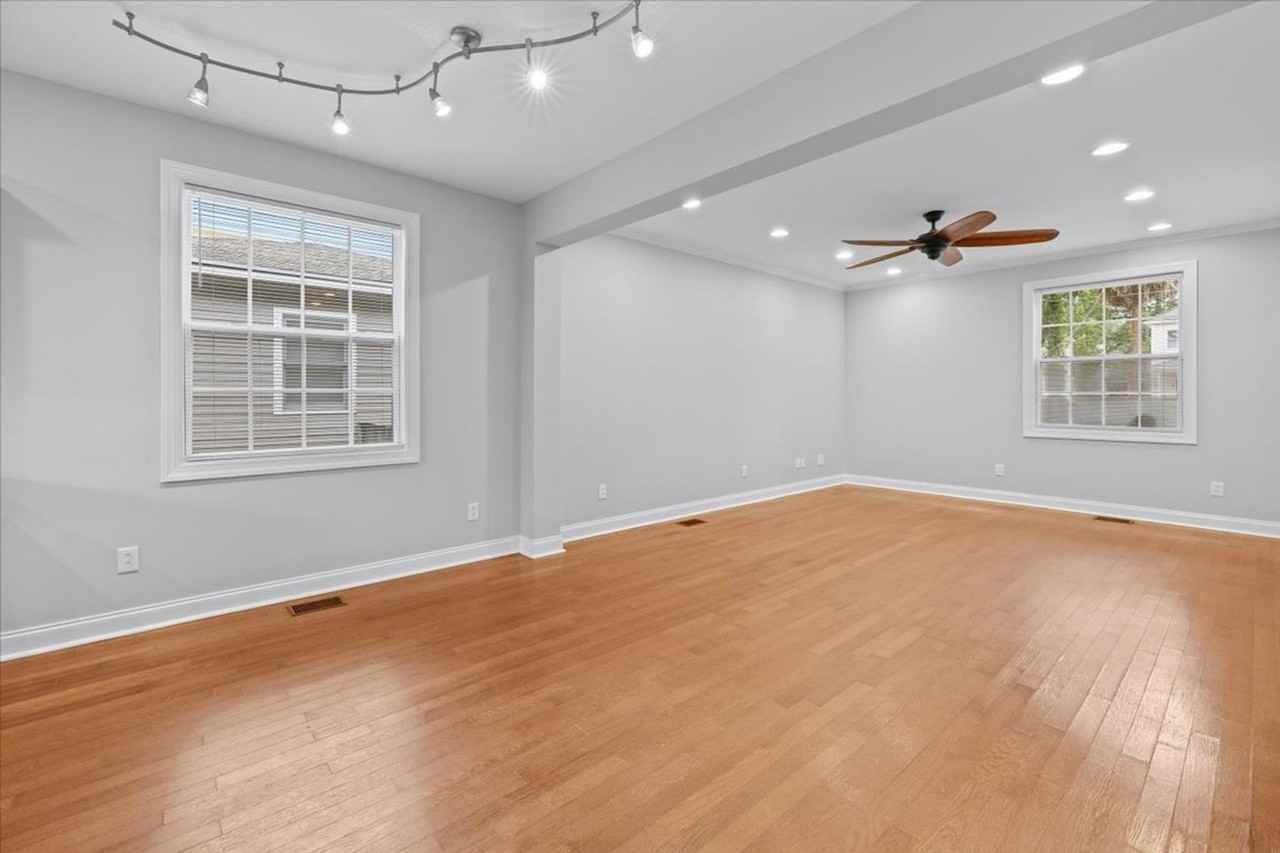 830 E Duffy St - Photo 7 of 36