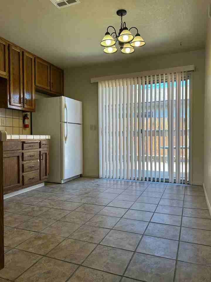 208A S Gold Canyon St - Photo 4 of 12