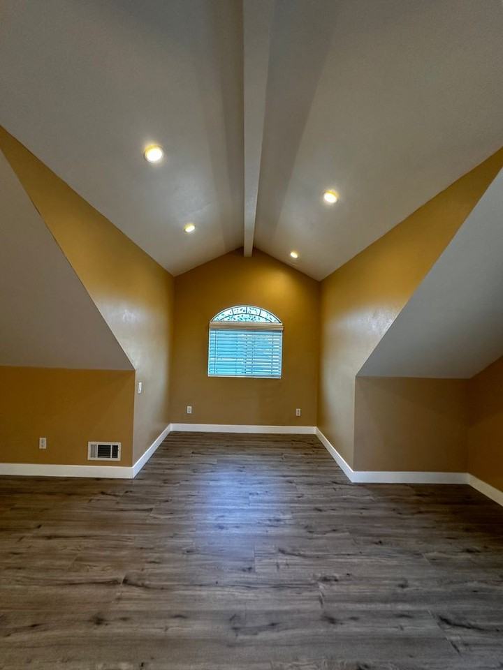 6061 Navajo Rd - Photo 3 of 18