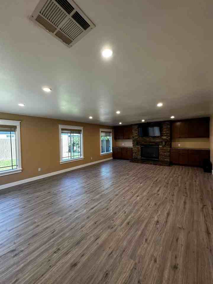 6061 Navajo Rd - Photo 7 of 18