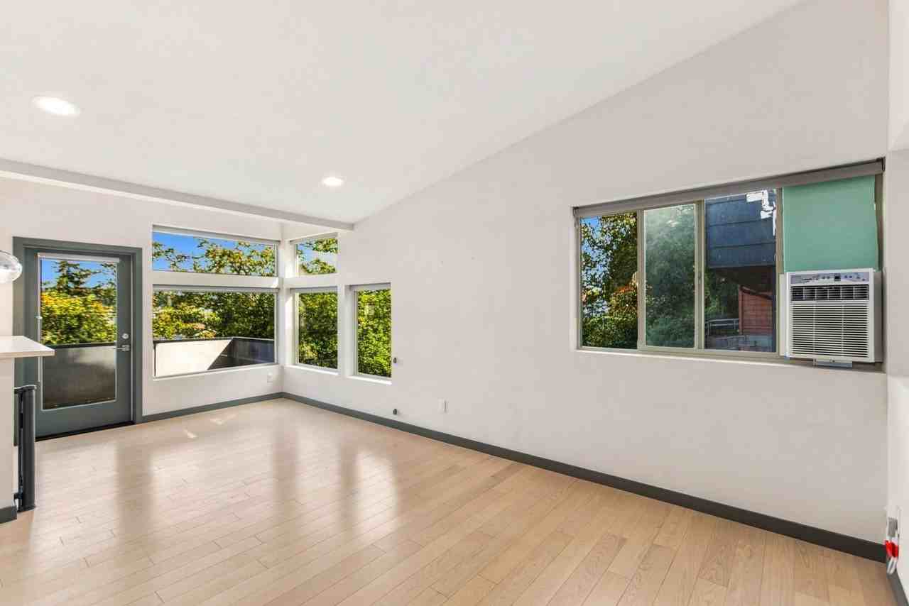 1540 Sturgus Ave S - Photo 6 of 41