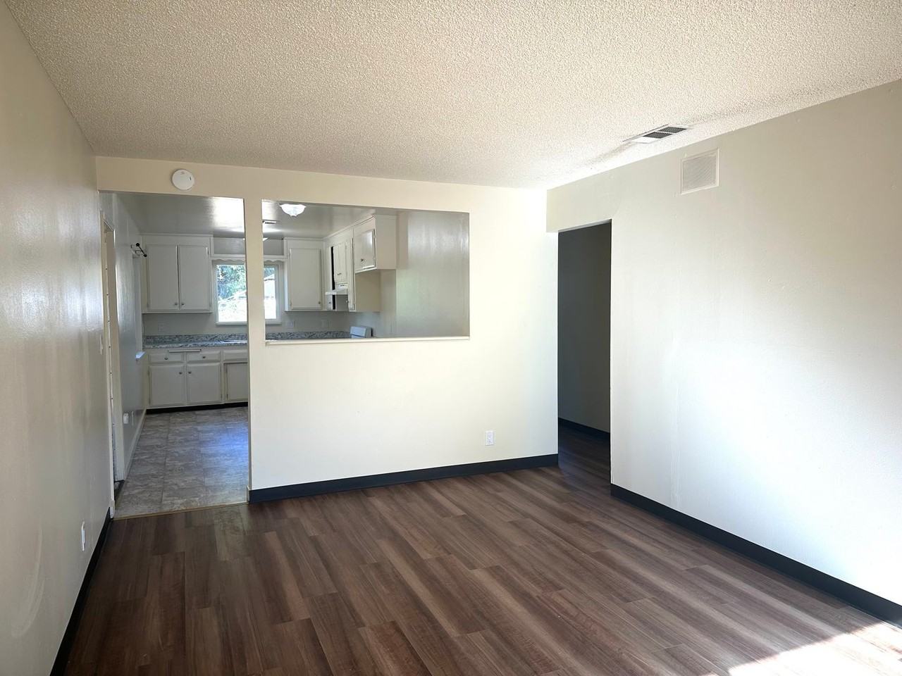 3970 Meteor St - Photo 3 of 19