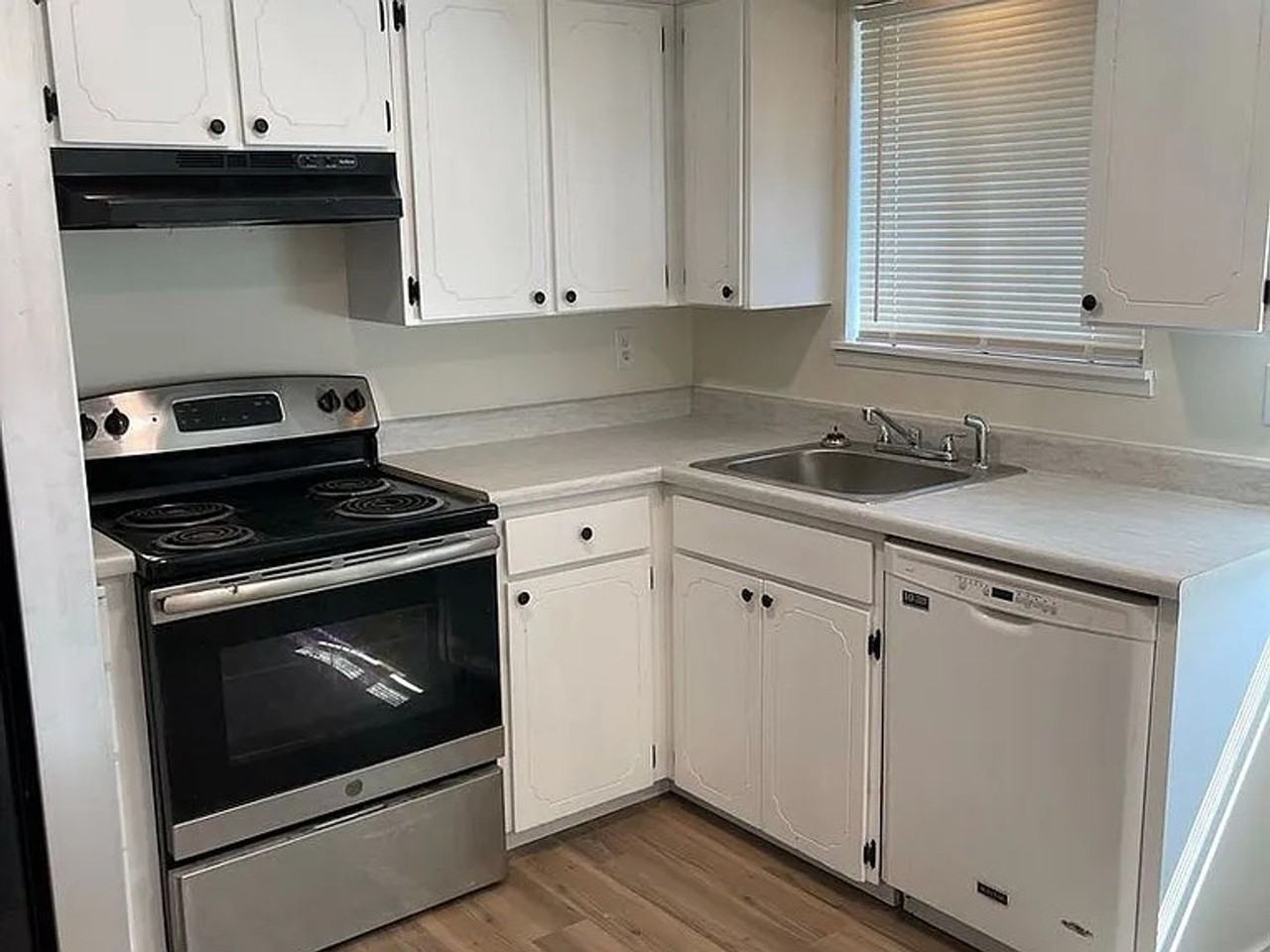 409 Se 165th Ave - Photo 4 of 16
