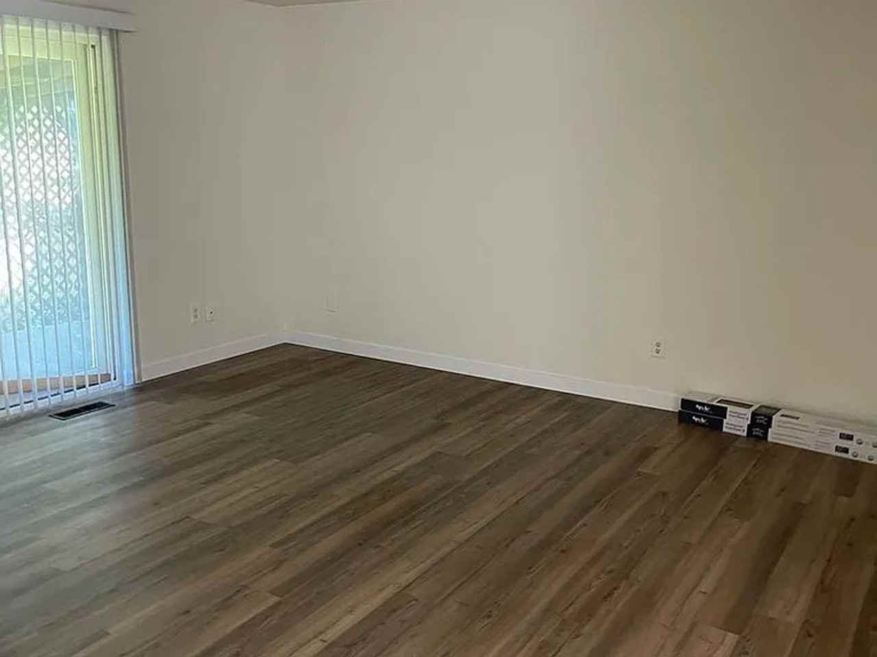 409 Se 165th Ave - Photo 5 of 16