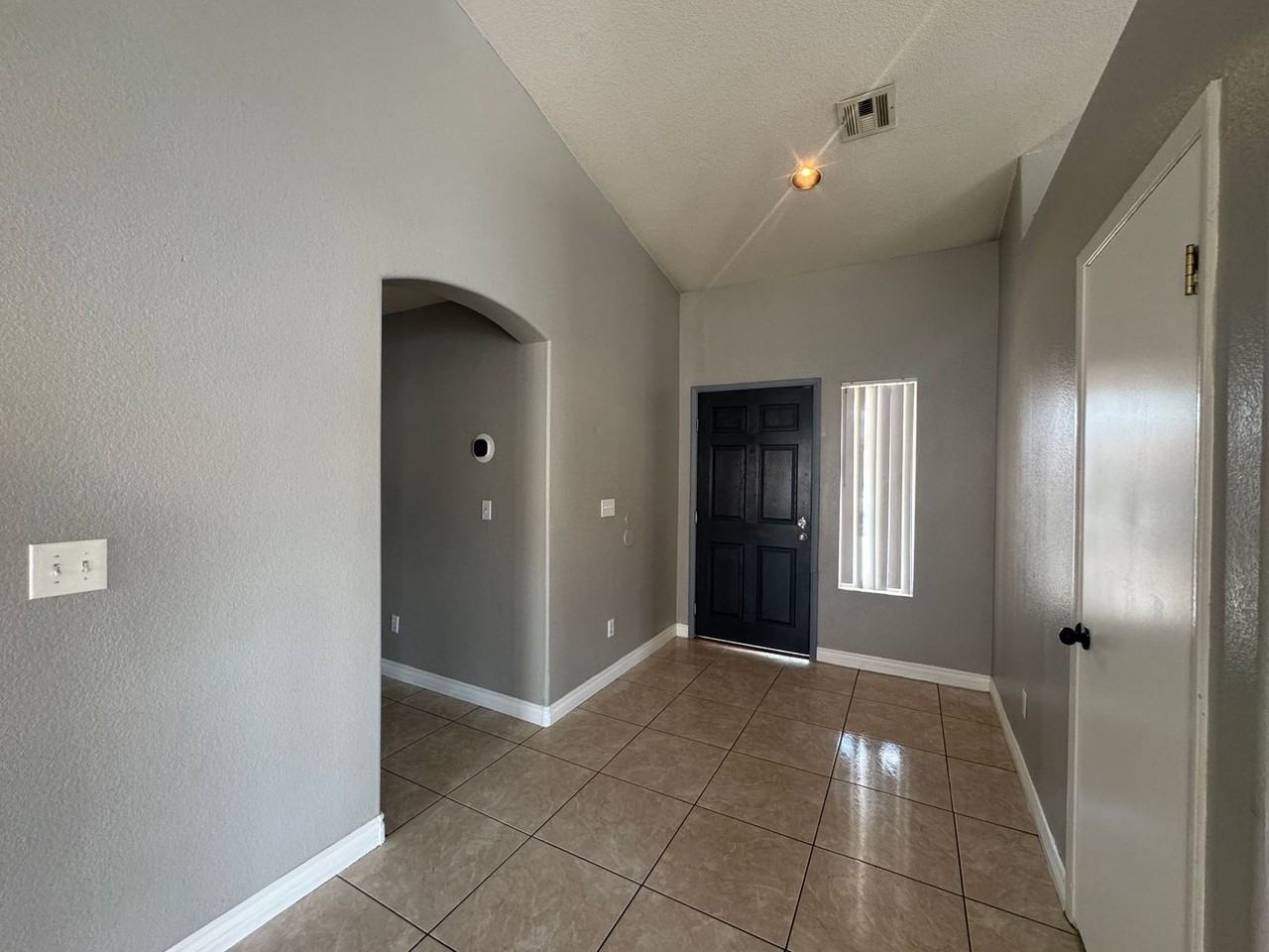 5033 Vista Del Rancho Way - Photo 2 of 19