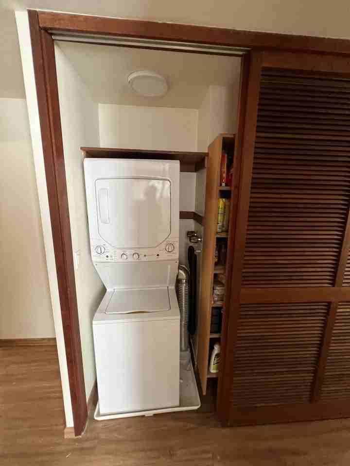 1521 Punahou St #501 - Photo 6 of 36