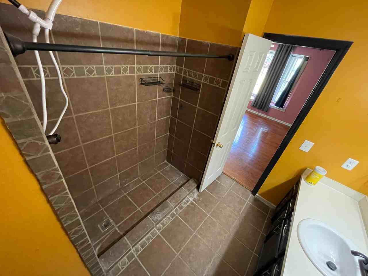 537 Trader Mill Rd - Photo 4 of 16