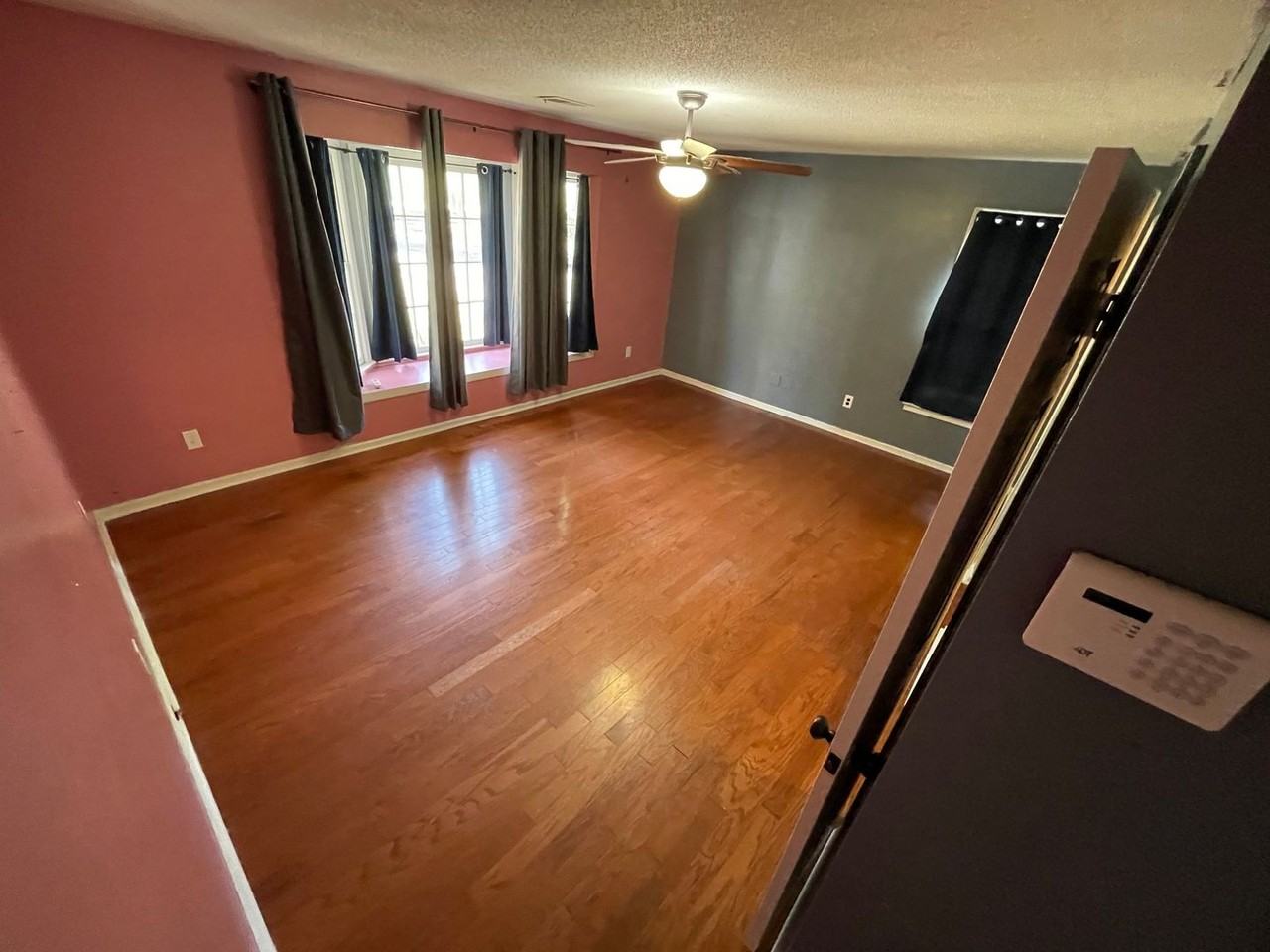 537 Trader Mill Rd - Photo 7 of 16