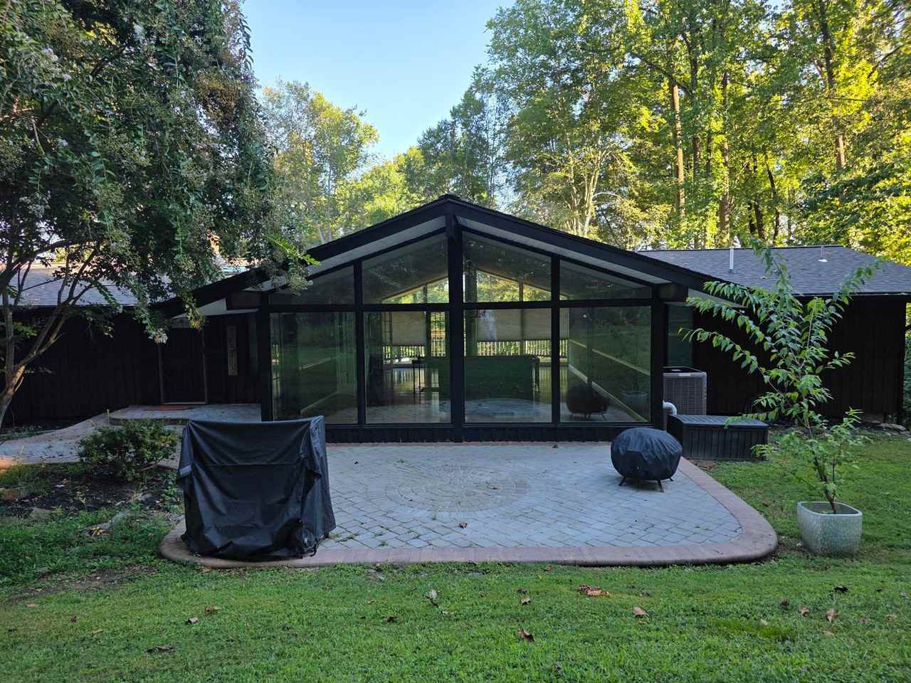 27 Bridleshire Rd - Photo 6 of 33