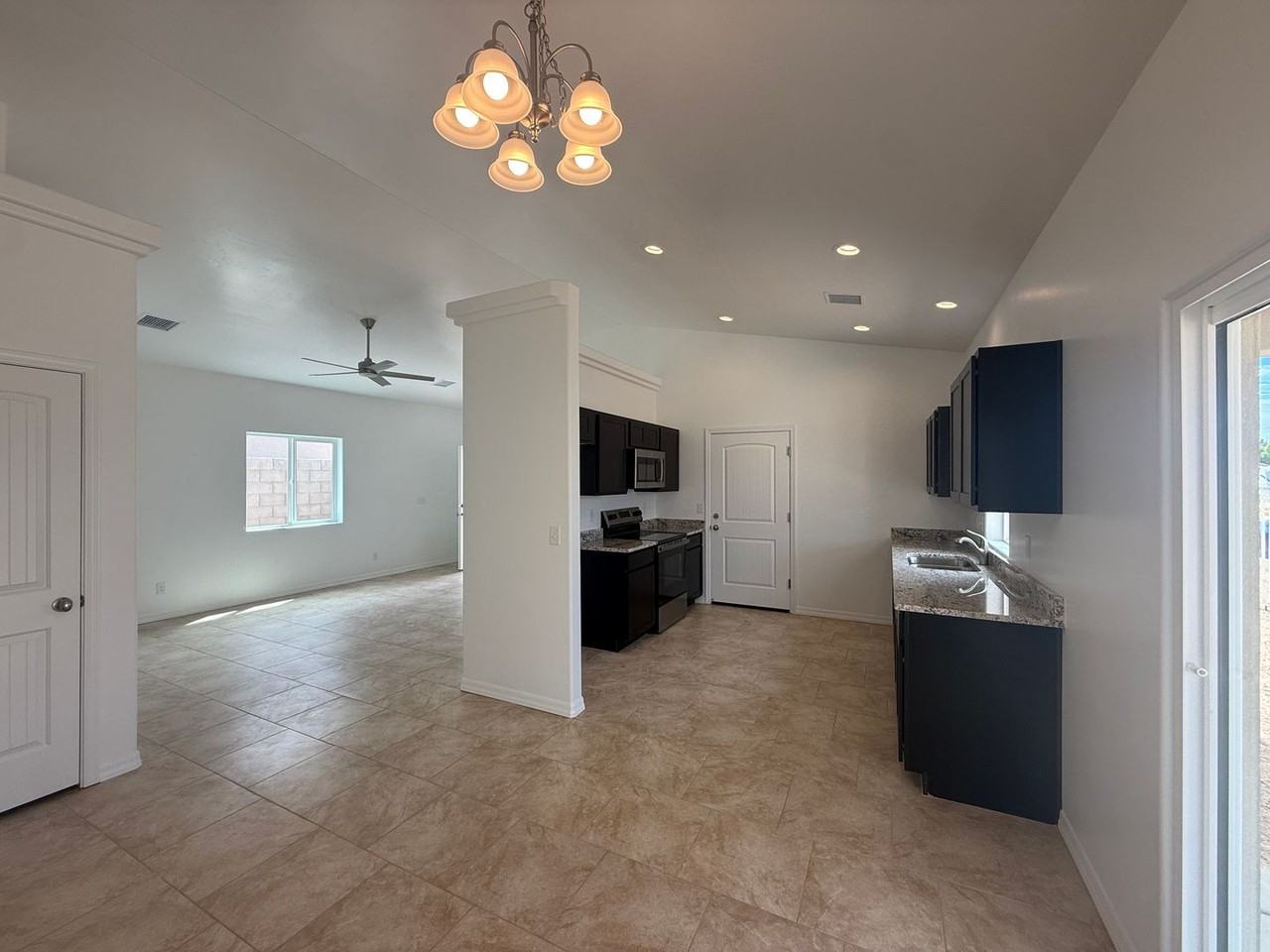 2631 Harrod Ave - Photo 4 of 10