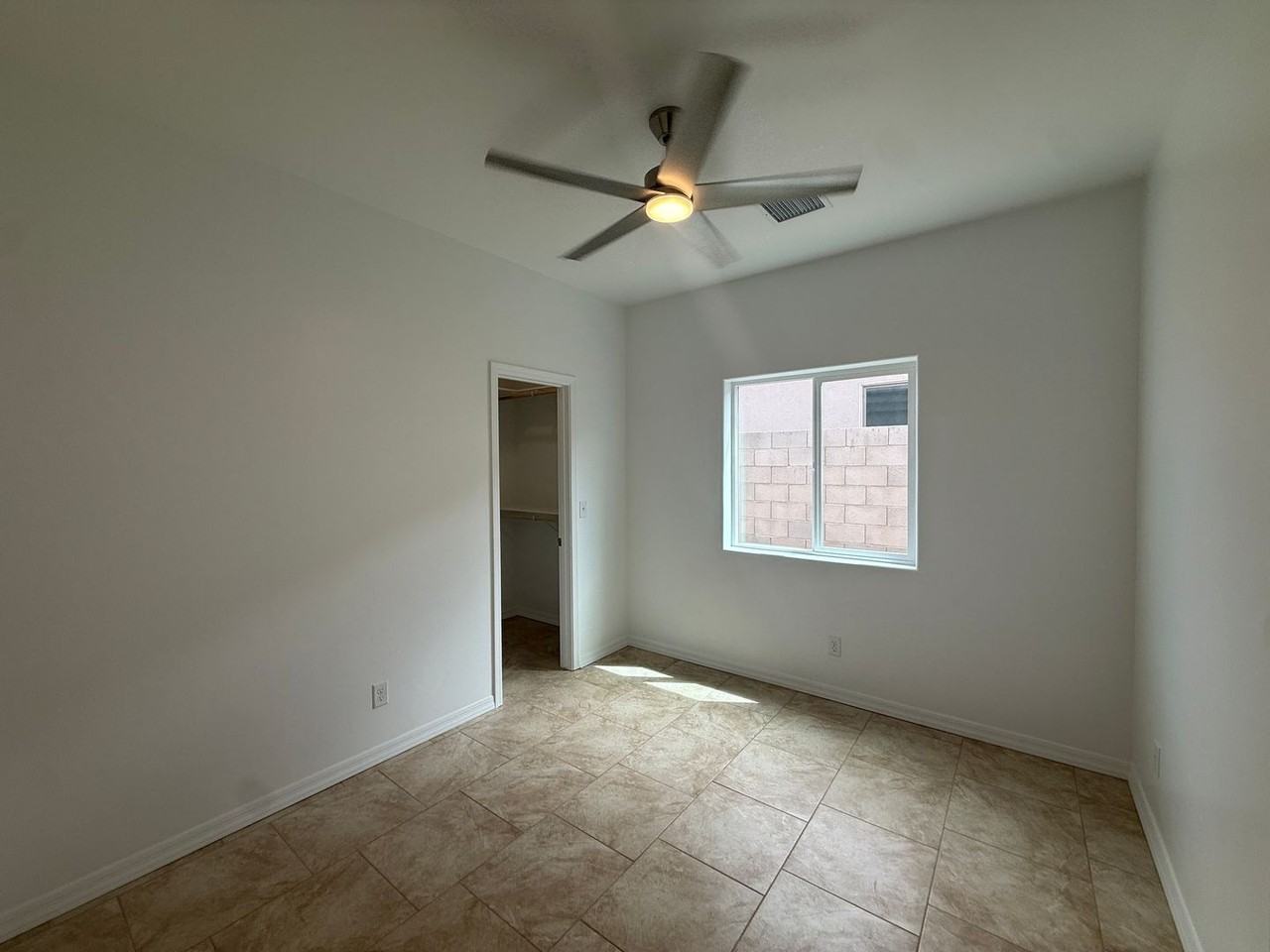 2631 Harrod Ave - Photo 5 of 10