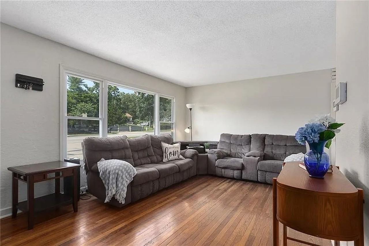8500 Longview Rd - Photo 2 of 32