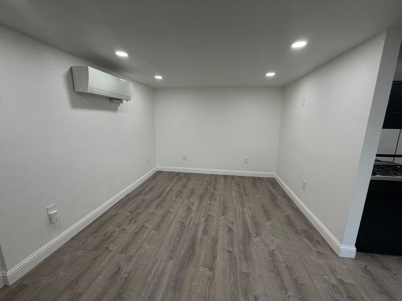 2427 J St - Photo 7 of 15