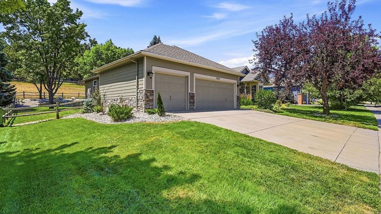 2073 River West Dr - Photo 2 of 50