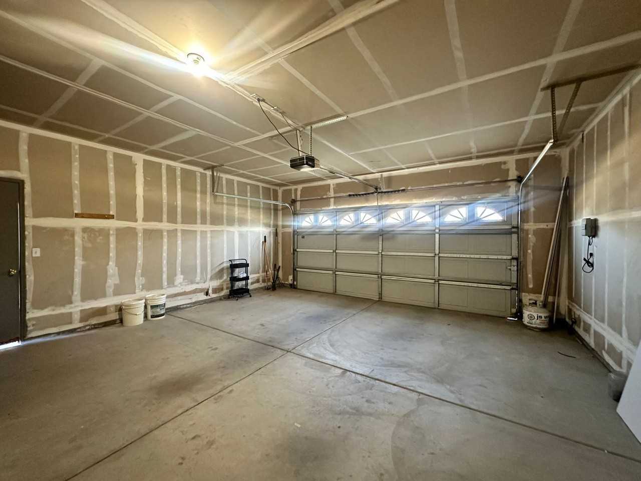 1188 Bradley Ct - Photo 4 of 16