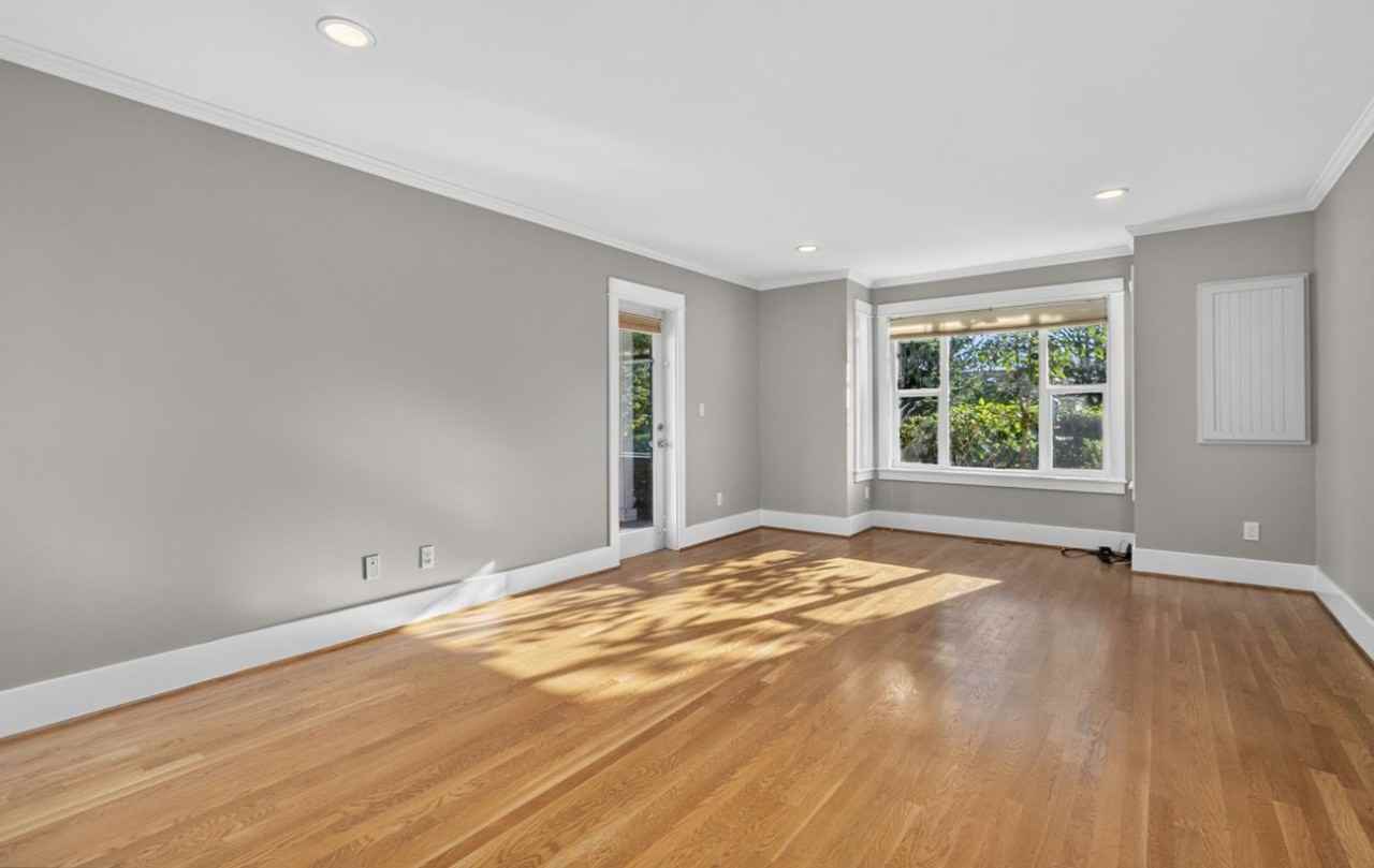 13749 Corliss Ave N - Photo 6 of 40