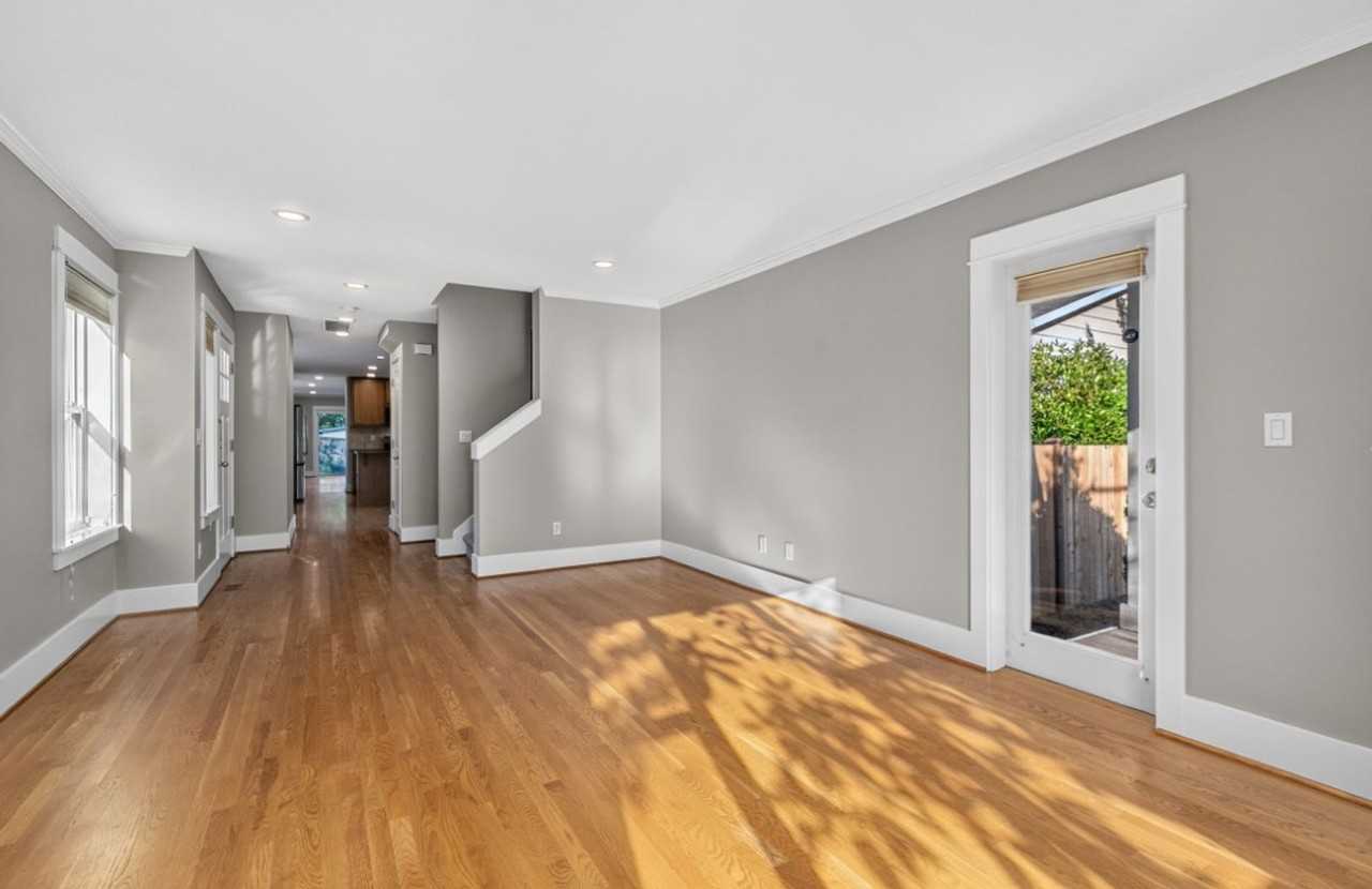 13749 Corliss Ave N - Photo 5 of 40