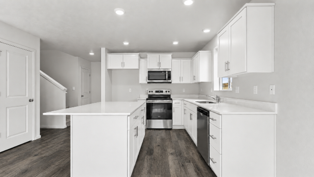 4817 Thyme Ave Ne - Photo 2 of 18