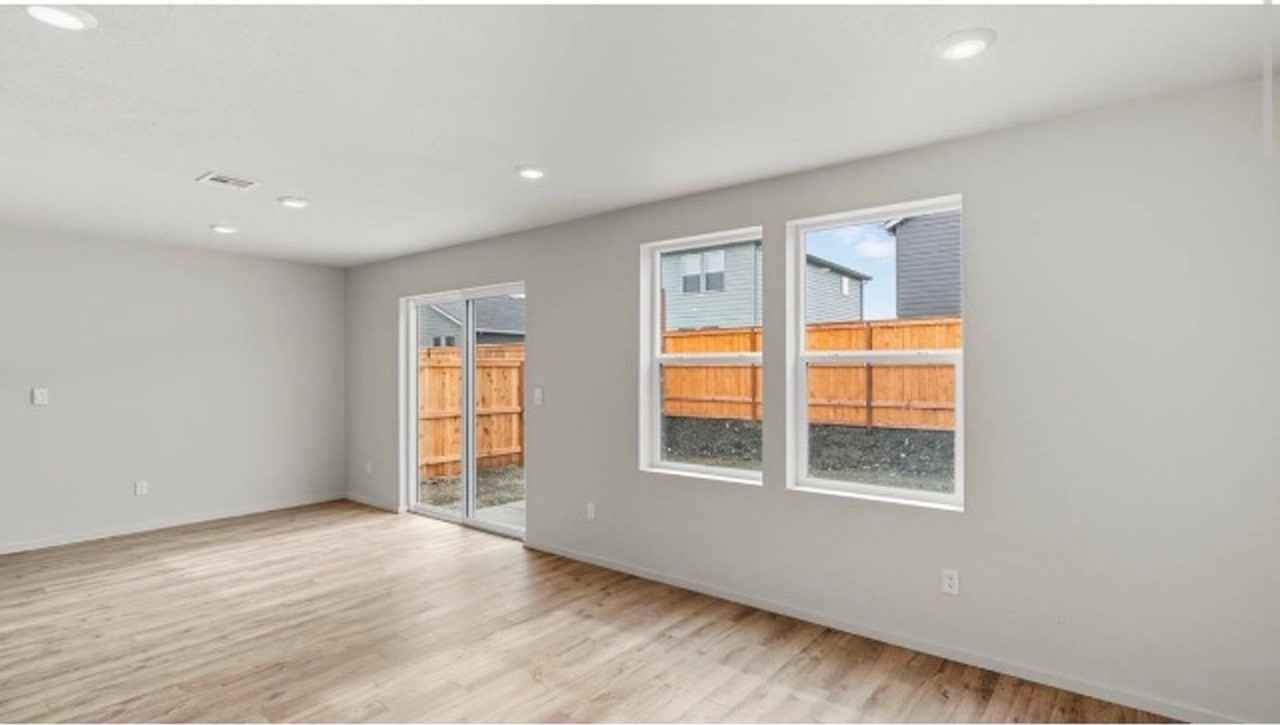 4817 Thyme Ave Ne - Photo 7 of 18