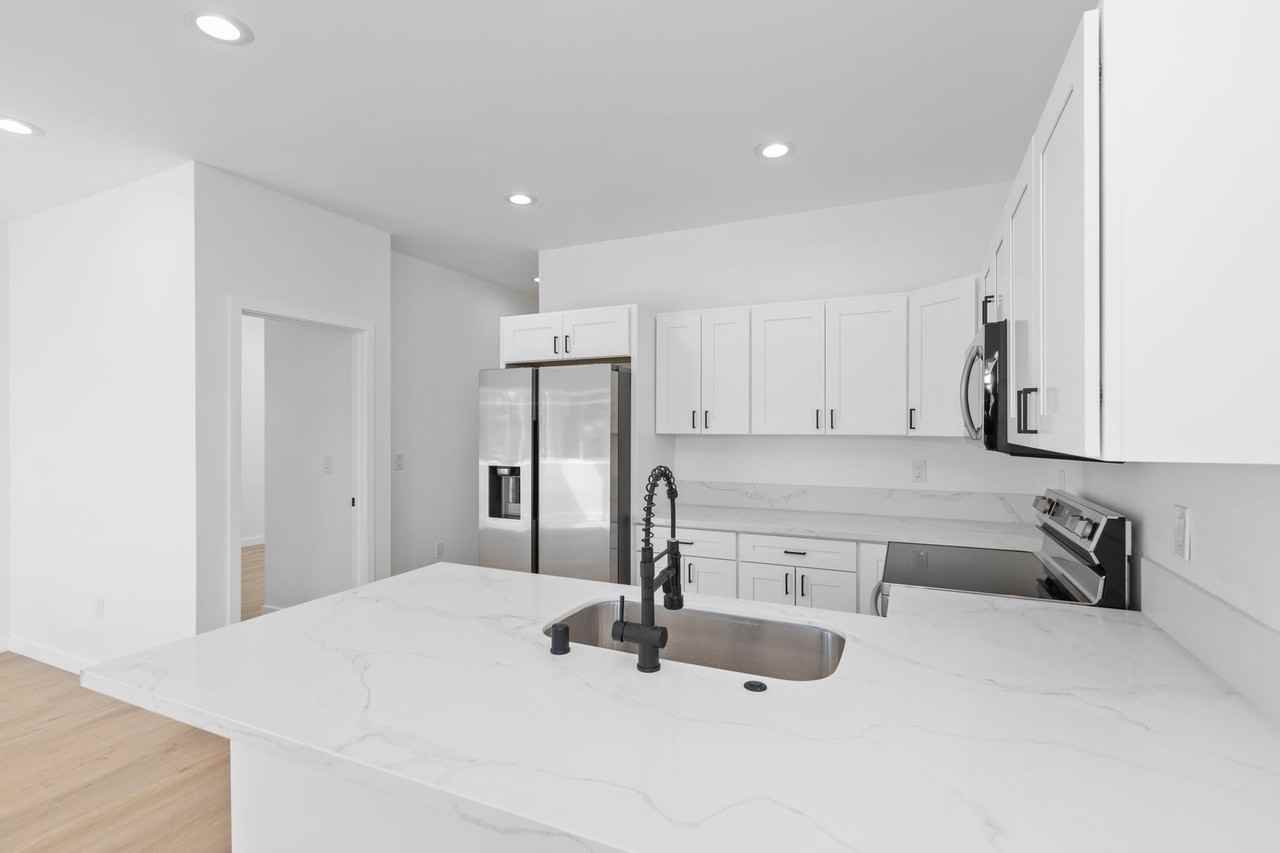4104 F St - Photo 2 of 11