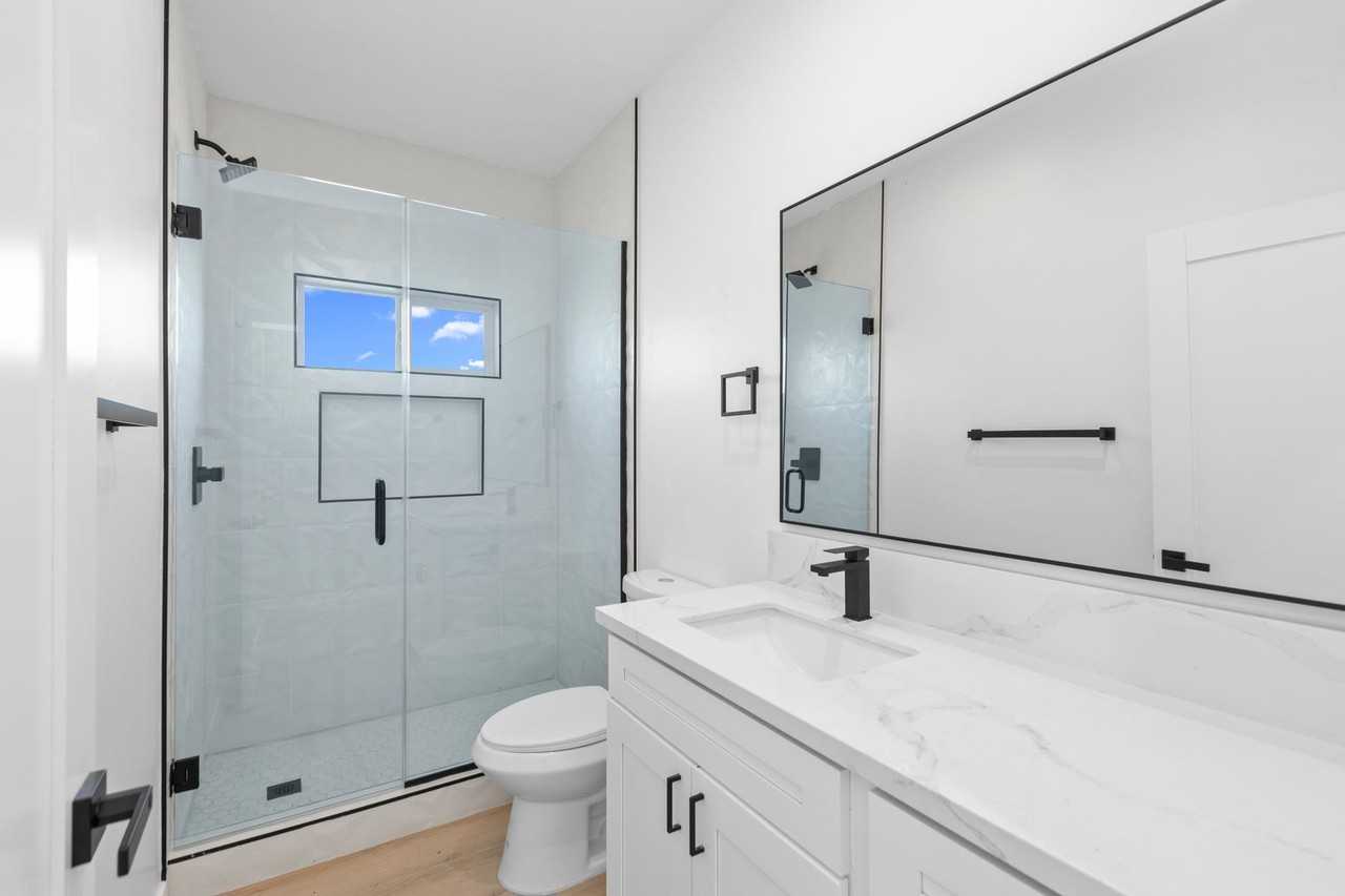 4104 F St - Photo 5 of 11