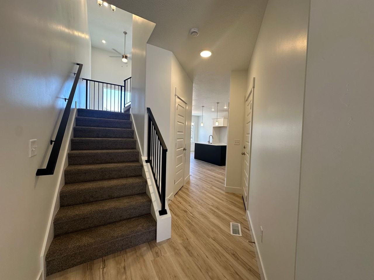 5280 S Acacia Dr - Photo 5 of 50