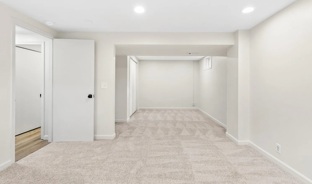 7175 N 51st St - Photo 5 of 20