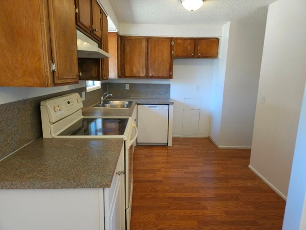 471 47th Ave Se - Photo 3 of 27