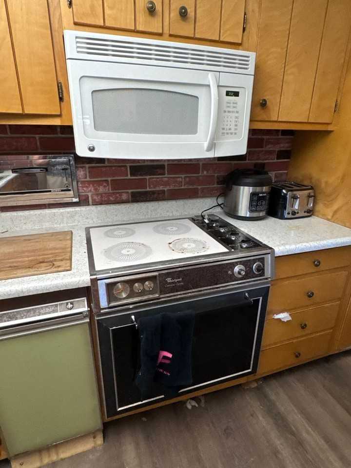 648 Utah St - Photo 5 of 13