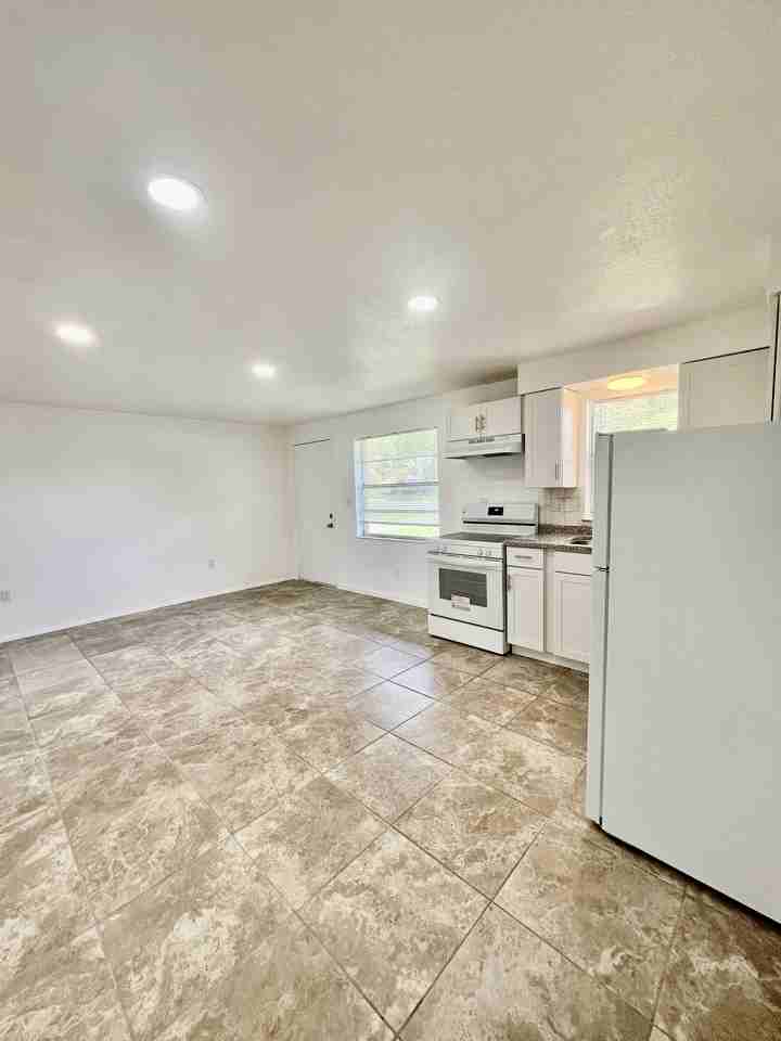 5739 9th Street - Photo 2 of 11