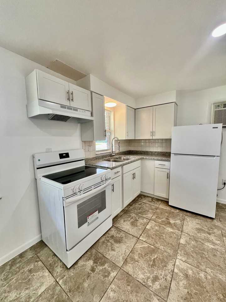 5739 9th Street - Photo 3 of 11