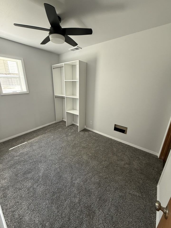 213 North Fairfax Avenue - Photo 4 of 6