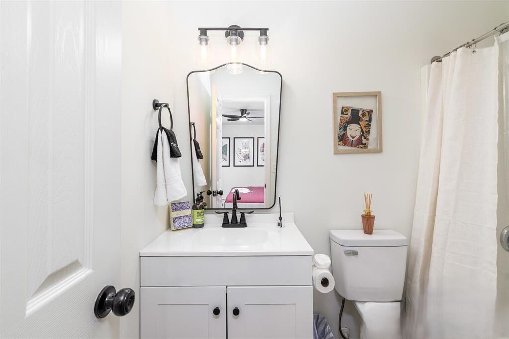 5229 Tarrywood Lane - Photo 3 of 35