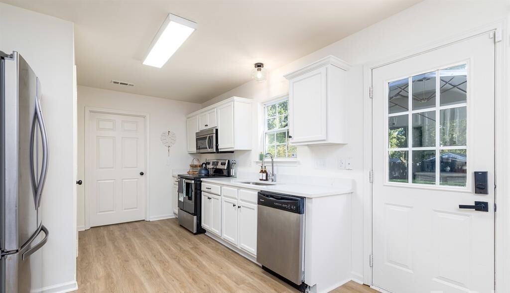 5229 Tarrywood Lane - Photo 7 of 35