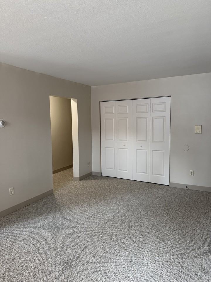 3636 Minnehaha Ave - Photo 3 of 16