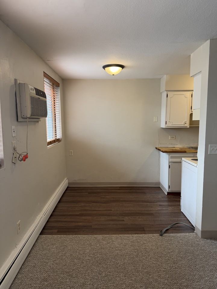 3636 Minnehaha Ave - Photo 4 of 16