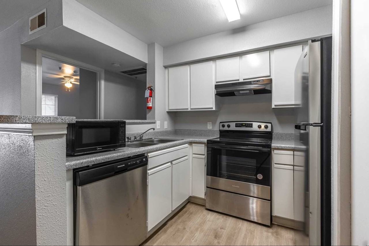 Eban Village Apartments - Photo 6 of 14