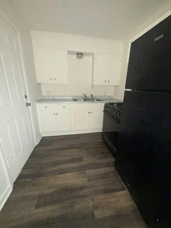721 East McAuley Drive - Photo 3 of 7