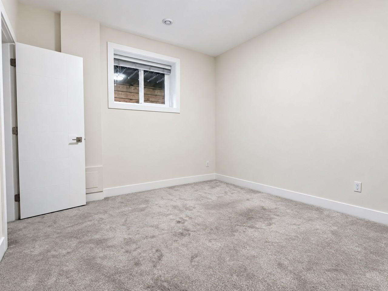 20549 70A Avenue - Photo 2 of 27