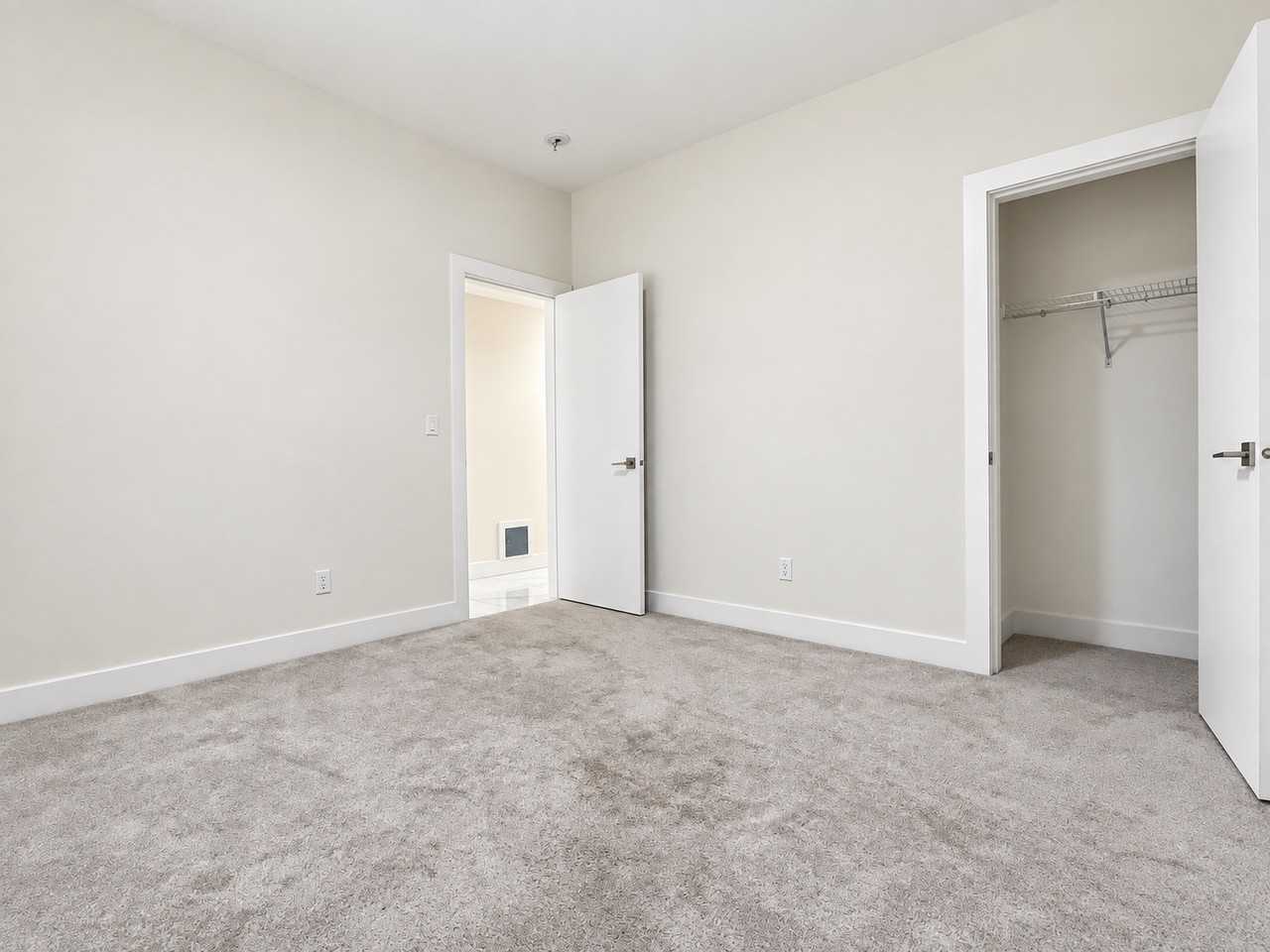 20549 70A Avenue - Photo 3 of 27