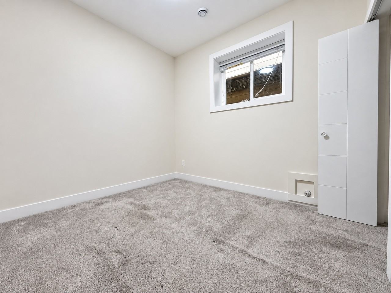 20549 70A Avenue - Photo 5 of 27