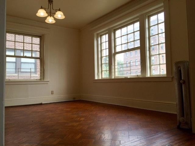 526 Park Ave #4E - Photo 3 of 9