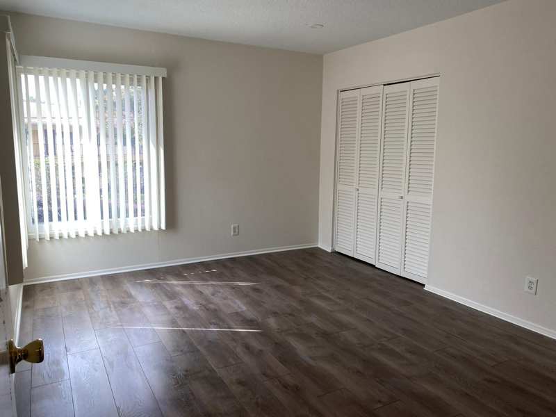 258 Balfour Dr - Photo 5 of 11