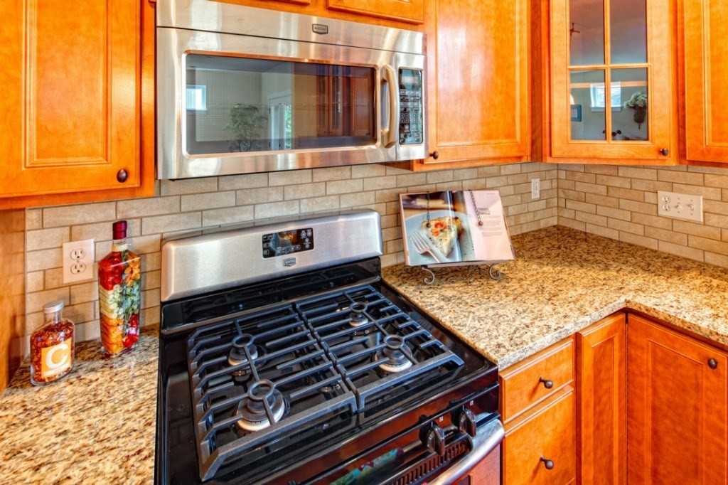 4848 Puget Blvd Sw #1 - Photo 6 of 13