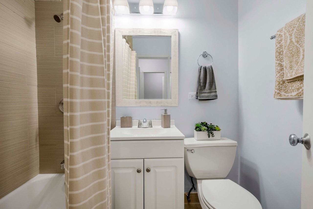 1379 N Lake Shore Dr - Photo 7 of 15
