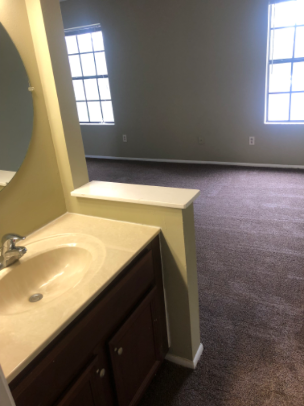 2935 Embassy Ct - Photo 6 of 17