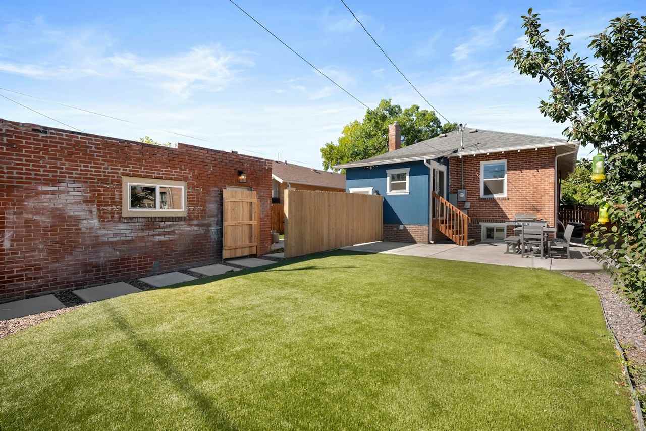 1534 Meade St, Unit B - Photo 4 of 25