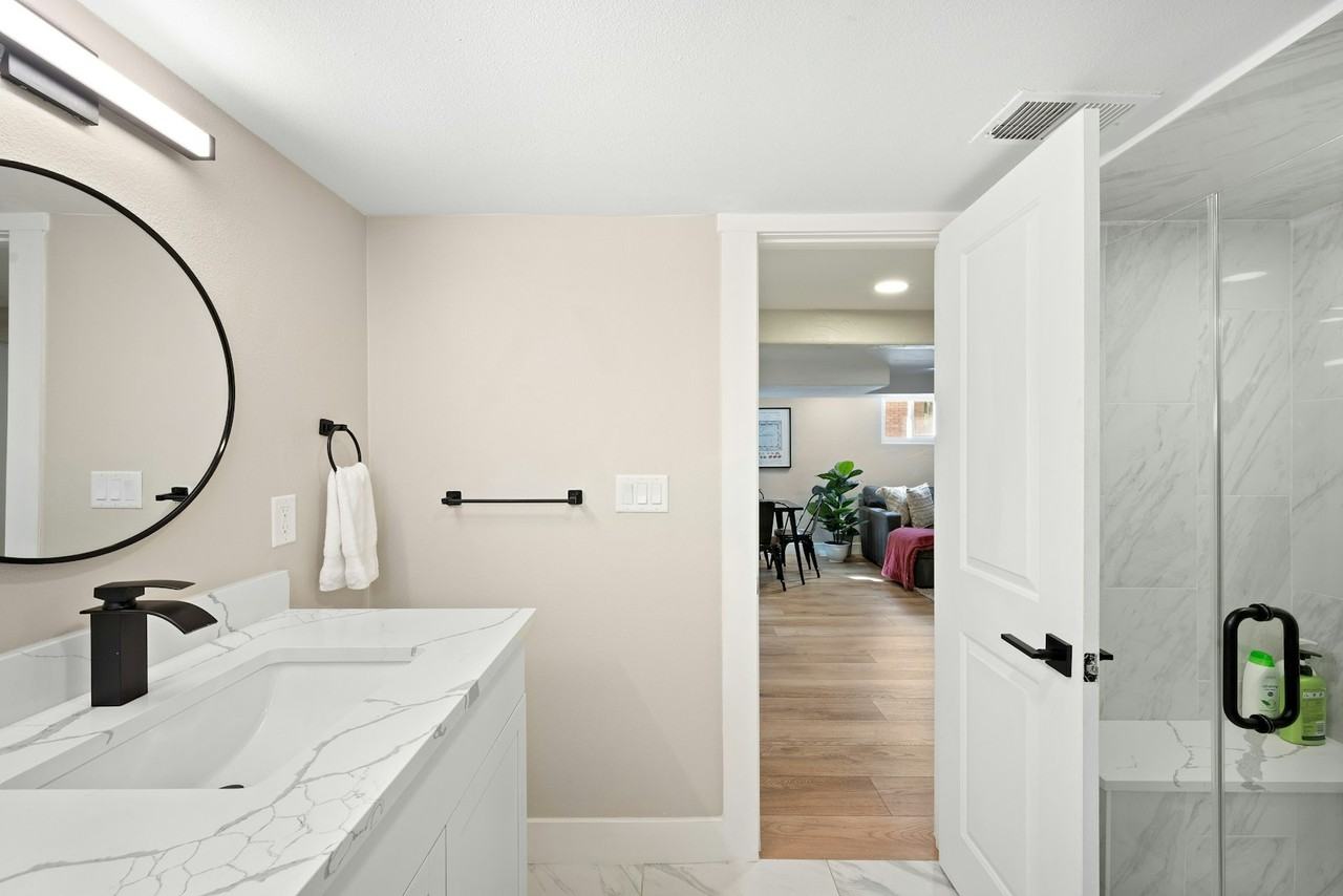1534 Meade St, Unit B - Photo 7 of 25